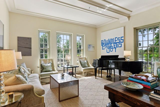 2308 W Lake Of The Isles Parkway, Minneapolis, MN 55405