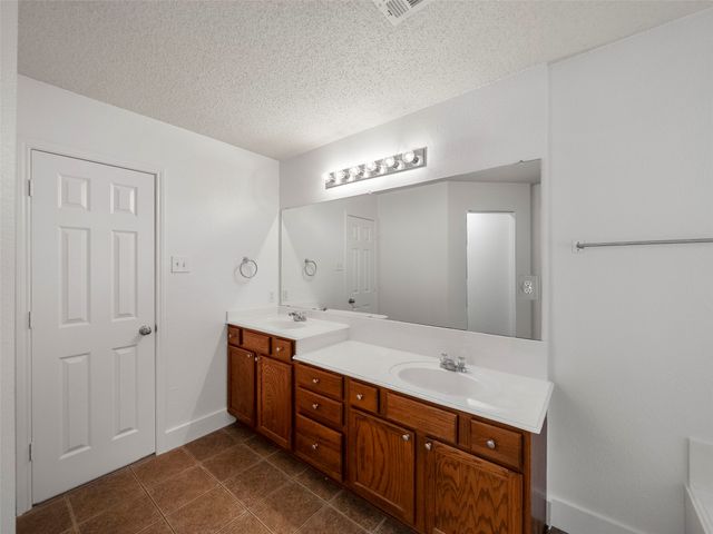 526 Wyoming Drive, Murphy, TX 75094