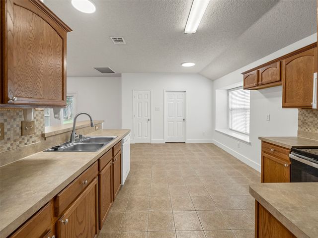526 Wyoming Drive, Murphy, TX 75094