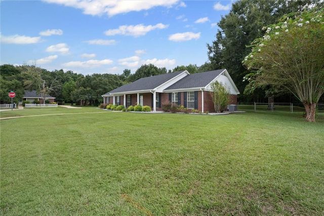 8871 Green Valley Drive, Theodore, AL 36582
