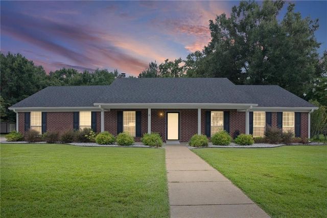 8871 Green Valley Drive, Theodore, AL 36582