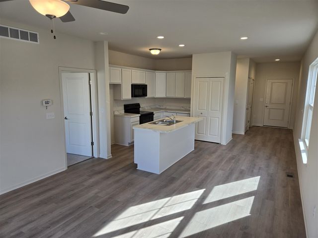 4266 Plum Village Circle 39, Monroe, MI 48161
