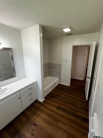 9457 Orchard Dr, Tyler, TX 75704