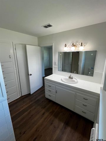 9457 Orchard Dr, Tyler, TX 75704