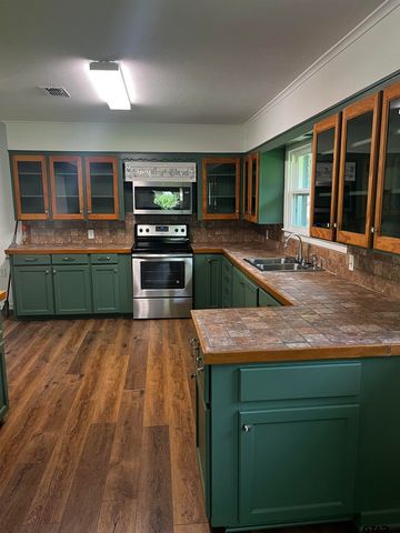 9457 Orchard Dr, Tyler, TX 75704