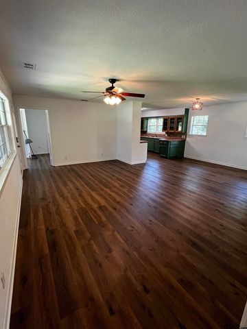9457 Orchard Dr, Tyler, TX 75704