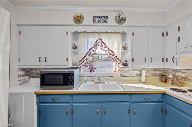 1217 Border Street, Burlington, NC 27217