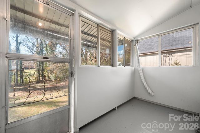 204 22nd Avenue NE, Hickory, NC 28601