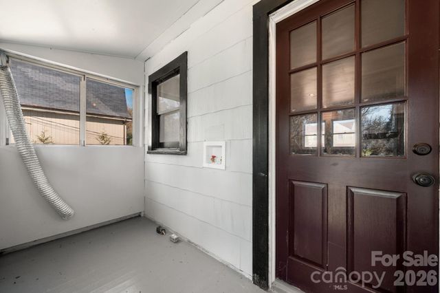 204 22nd Avenue NE, Hickory, NC 28601