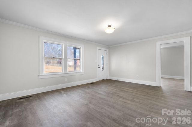 204 22nd Avenue NE, Hickory, NC 28601