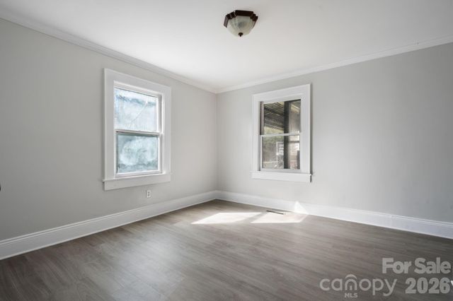 204 22nd Avenue NE, Hickory, NC 28601