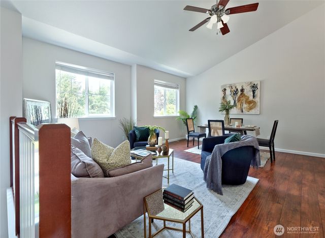 1808 Pierce Avenue NE, Renton, WA 98056