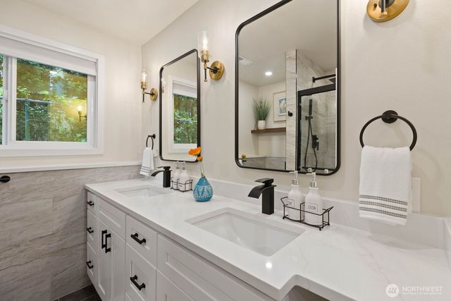 133 N 205th Street, Shoreline, WA 98133