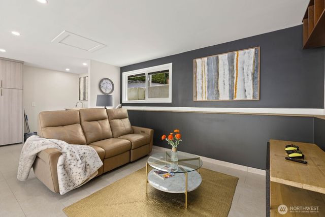 133 N 205th Street, Shoreline, WA 98133