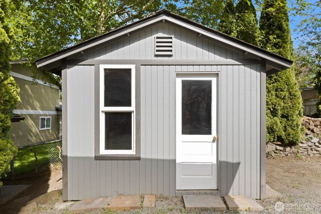 133 N 205th Street, Shoreline, WA 98133