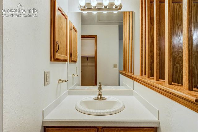 2170 Heatherdale Drive, Colorado Springs, CO 80915