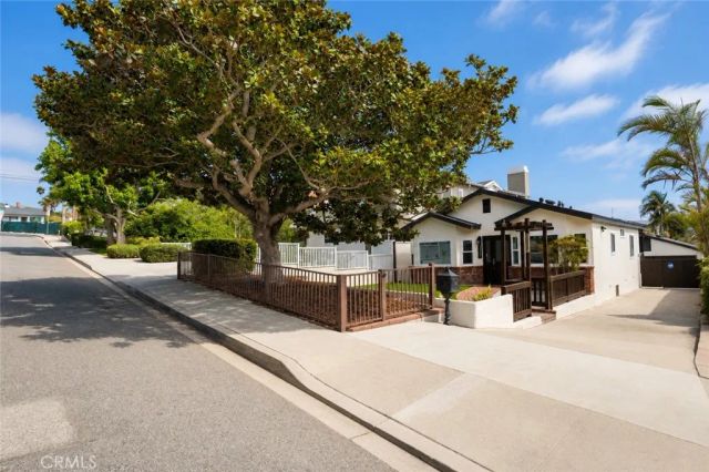 1026 Avenue A, Redondo Beach, CA 90277