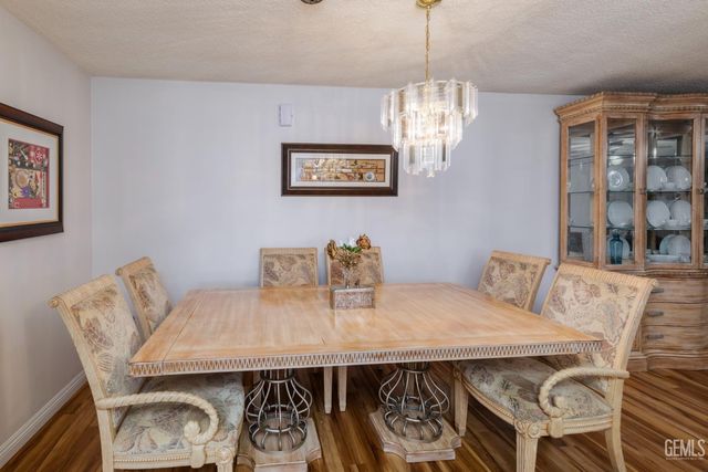 2024 Hasti Acres Drive, Bakersfield, CA 93309