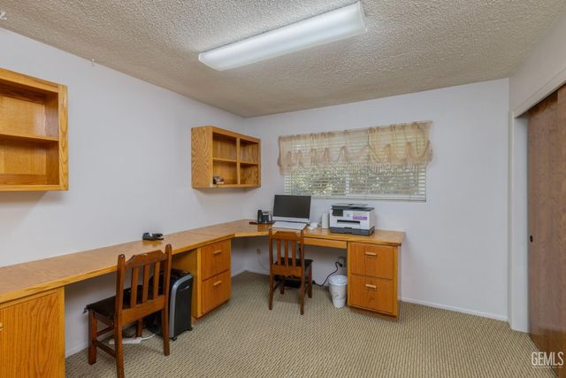2024 Hasti Acres Drive, Bakersfield, CA 93309