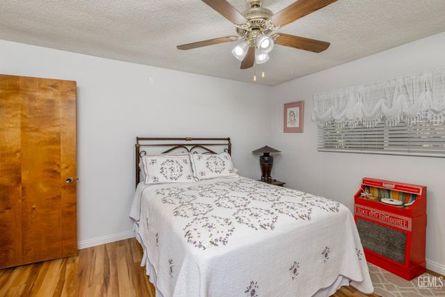 2024 Hasti Acres Drive, Bakersfield, CA 93309