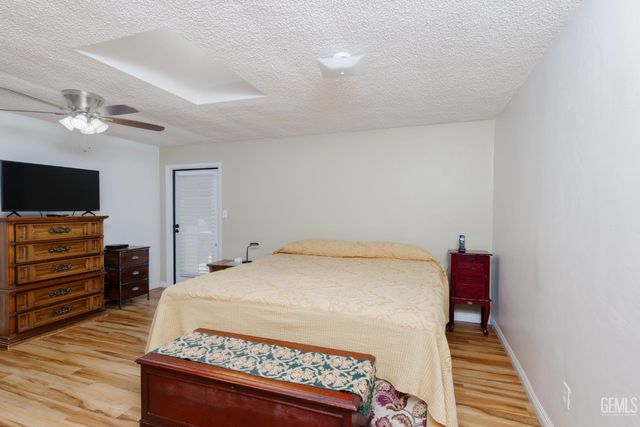 2024 Hasti Acres Drive, Bakersfield, CA 93309