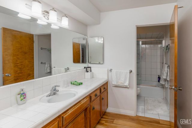 2024 Hasti Acres Drive, Bakersfield, CA 93309