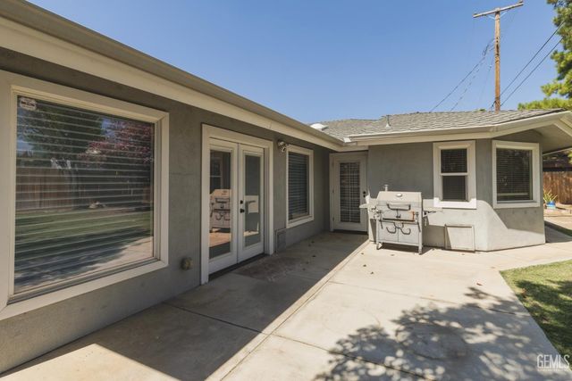 2024 Hasti Acres Drive, Bakersfield, CA 93309