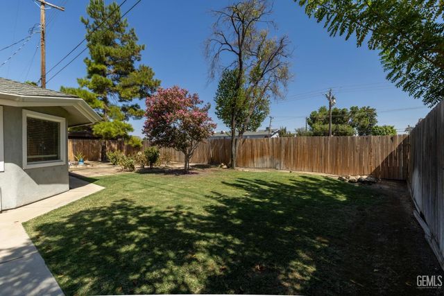 2024 Hasti Acres Drive, Bakersfield, CA 93309