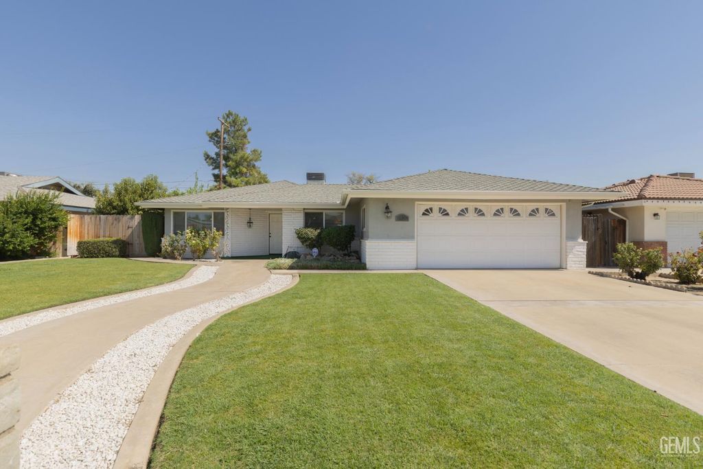 2024 Hasti Acres Drive, Bakersfield, CA 93309