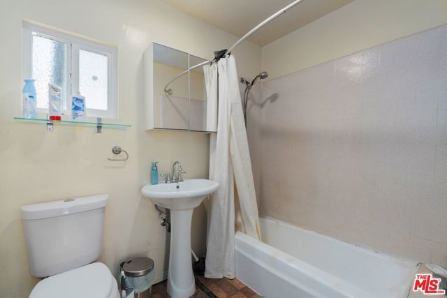 841 Laveta Terrace, Los Angeles, CA 90026