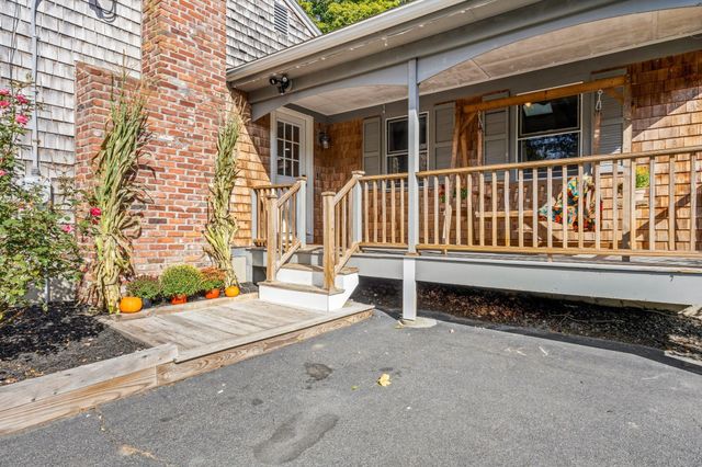 40 Lane St, Middleboro, MA 02346