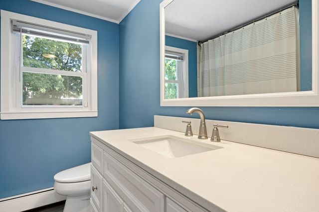 40 Lane St, Middleboro, MA 02346