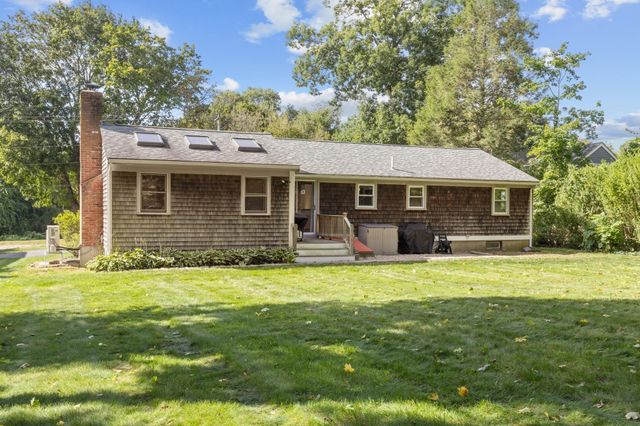 40 Lane St, Middleboro, MA 02346