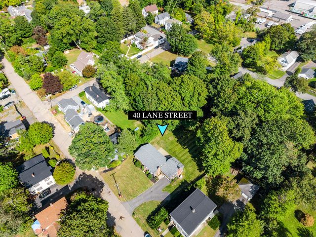 40 Lane St, Middleboro, MA 02346