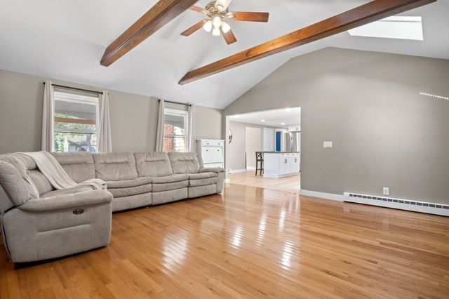 40 Lane St, Middleboro, MA 02346