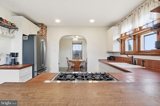 2900 IRONSTONE HILL RD, York, PA 17403