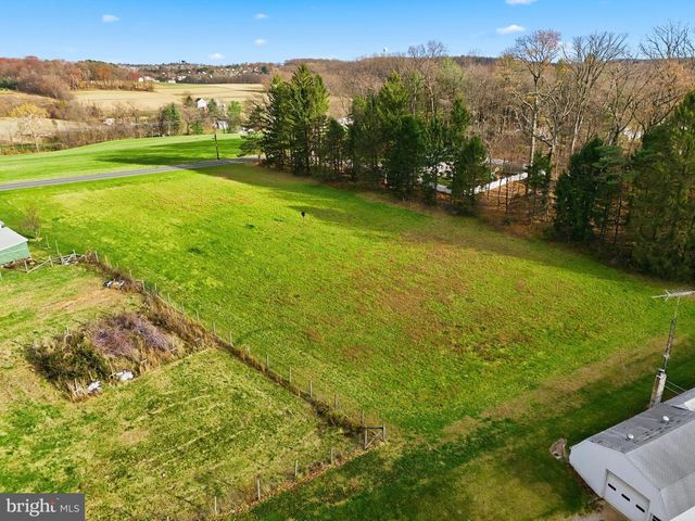 2900 IRONSTONE HILL RD, York, PA 17403