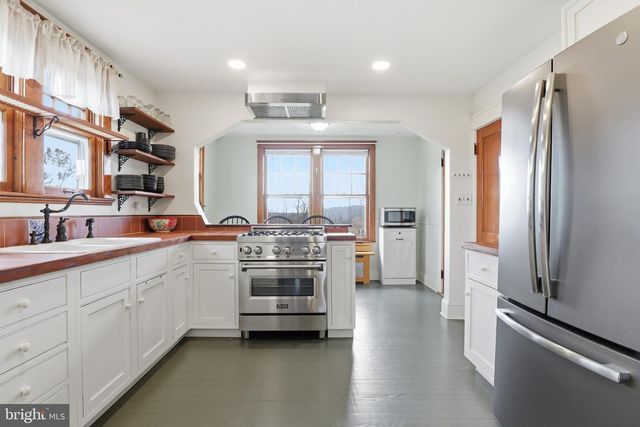 2900 IRONSTONE HILL RD, York, PA 17403