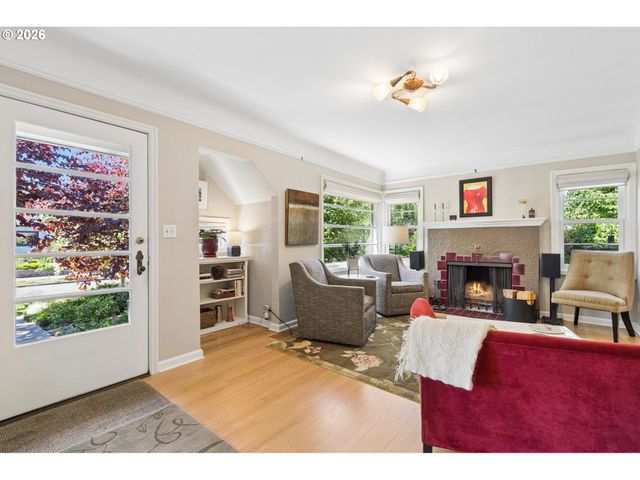 4505 Se CLINTON St, Portland, OR 97206