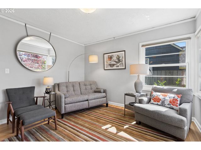 4505 Se CLINTON St, Portland, OR 97206