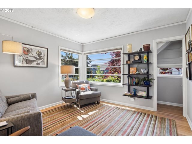 4505 Se CLINTON St, Portland, OR 97206