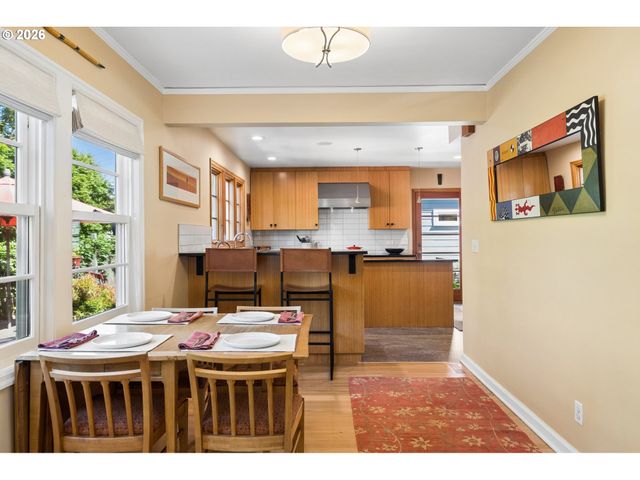 4505 Se CLINTON St, Portland, OR 97206