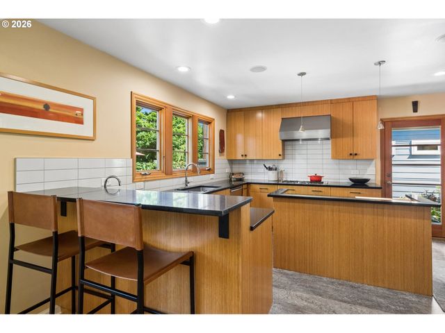 4505 Se CLINTON St, Portland, OR 97206