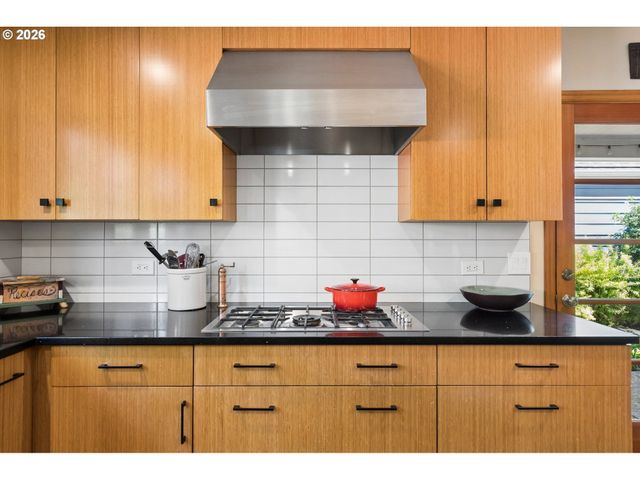 4505 Se CLINTON St, Portland, OR 97206
