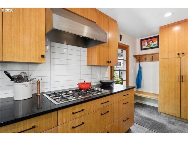 4505 Se CLINTON St, Portland, OR 97206