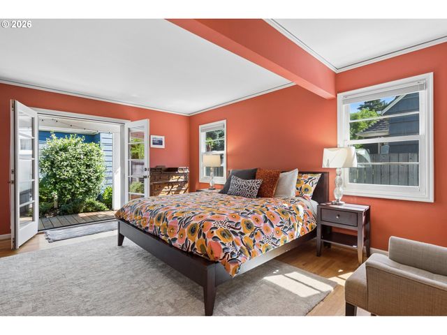 4505 Se CLINTON St, Portland, OR 97206