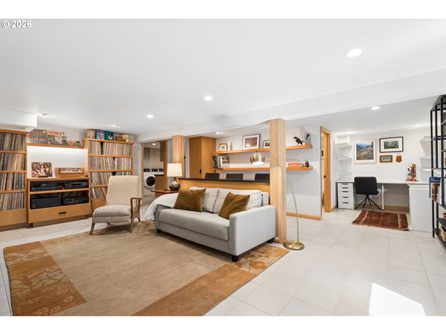 4505 Se CLINTON St, Portland, OR 97206