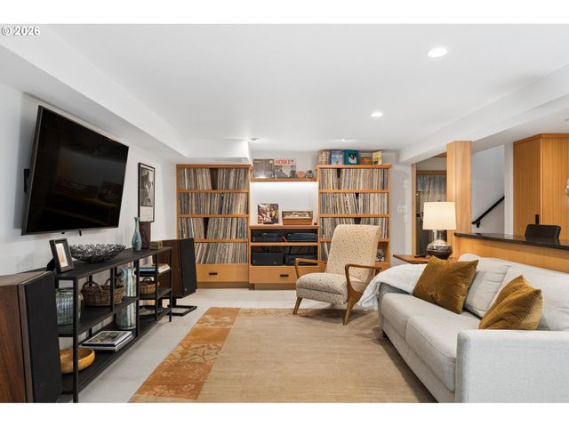 4505 Se CLINTON St, Portland, OR 97206