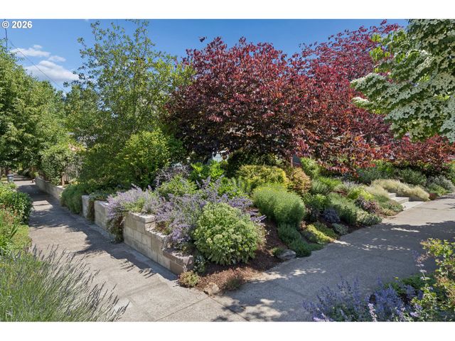 4505 Se CLINTON St, Portland, OR 97206