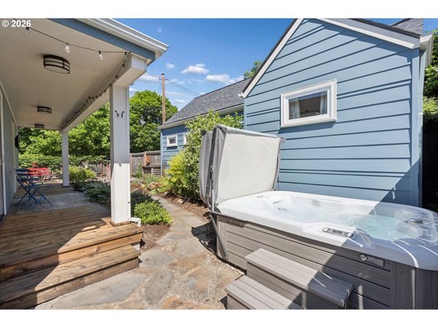 4505 Se CLINTON St, Portland, OR 97206